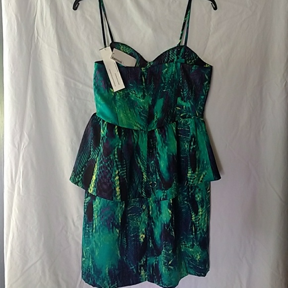 Kinsey dress from Dillard's brand new with tags - Picture 3 of 5